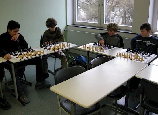 Hochkonzentriert: Unsere Schach-AG bei der 