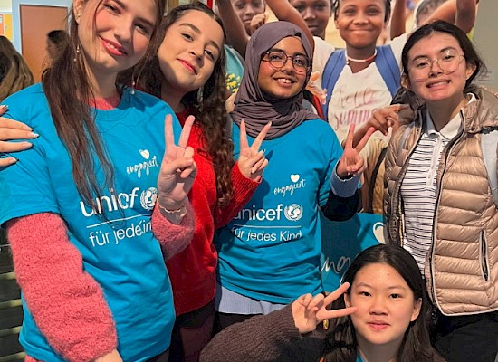 Blue Hand Day at FKG